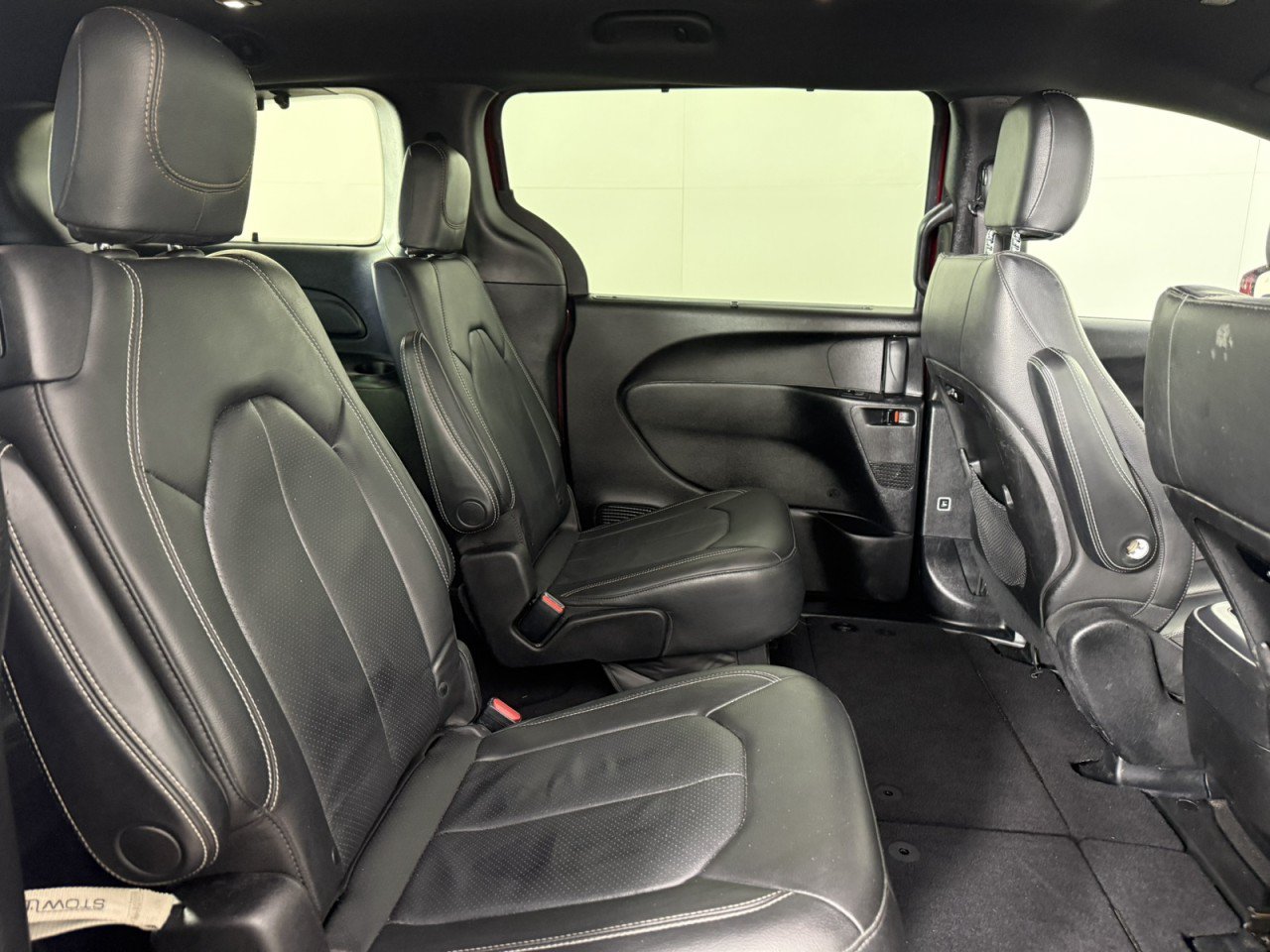 Used 2021 Chrysler Pacifica Touring-L w/ S Appearance Package FWD image 13