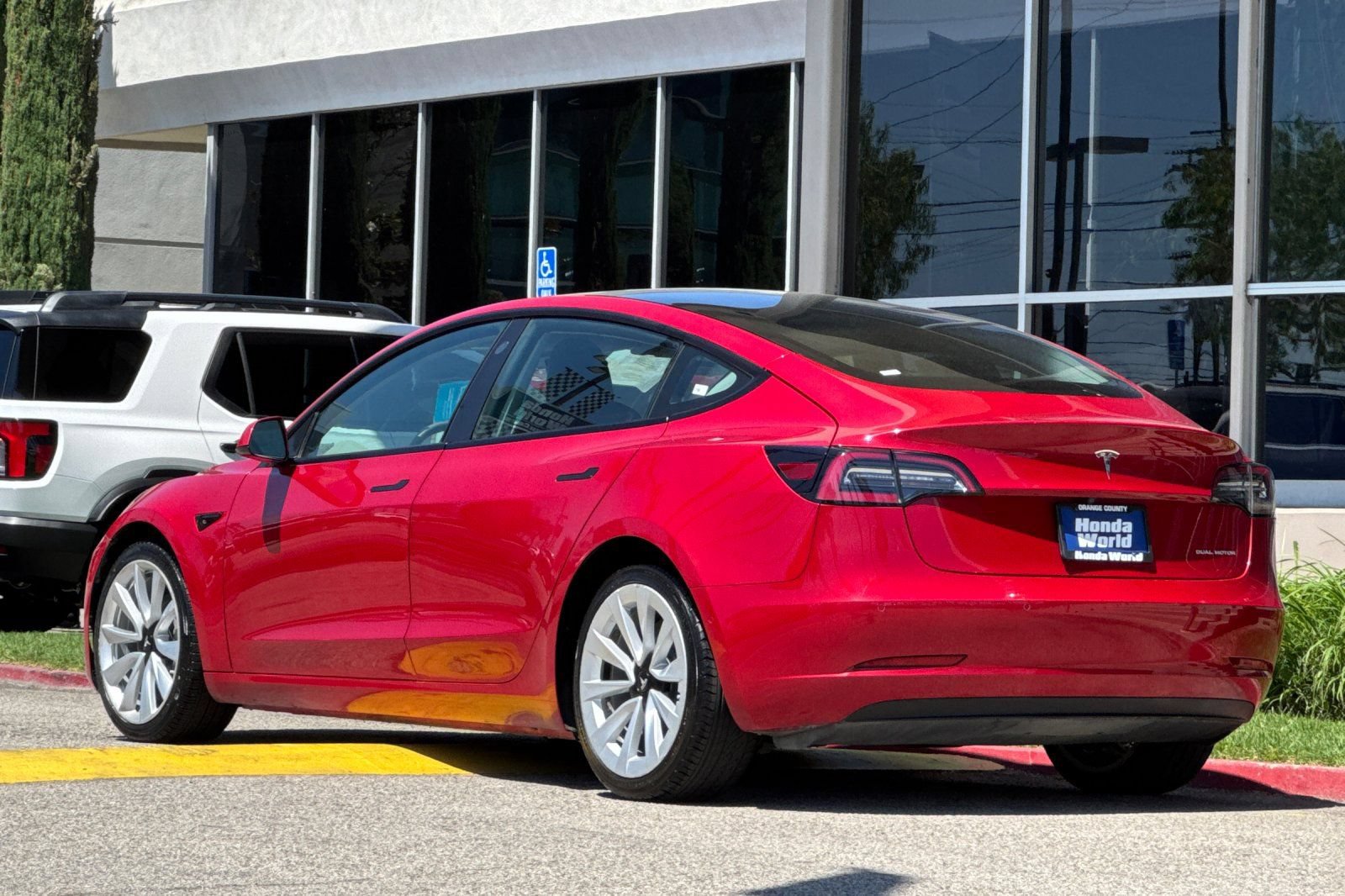 Used 2022 Tesla Model 3 Long Range AWD/4WD image 6