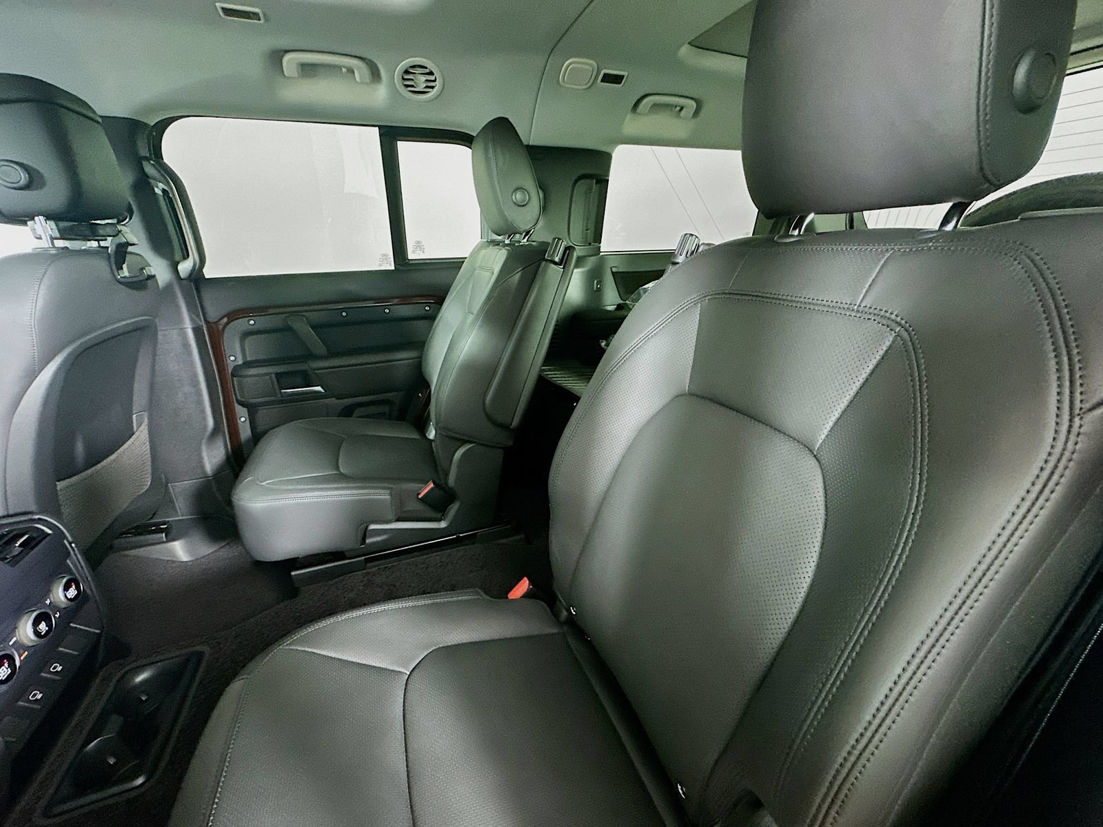 New 2025 Land Rover Defender 130 S AWD/4WD image 31