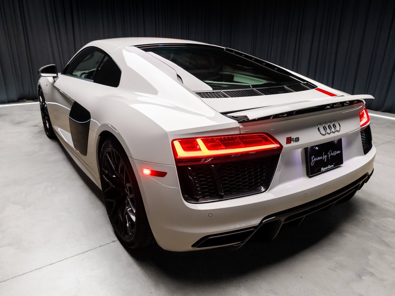 Used 2018 Audi R8 V10 w/ 20" Wheel Package RWD image 13