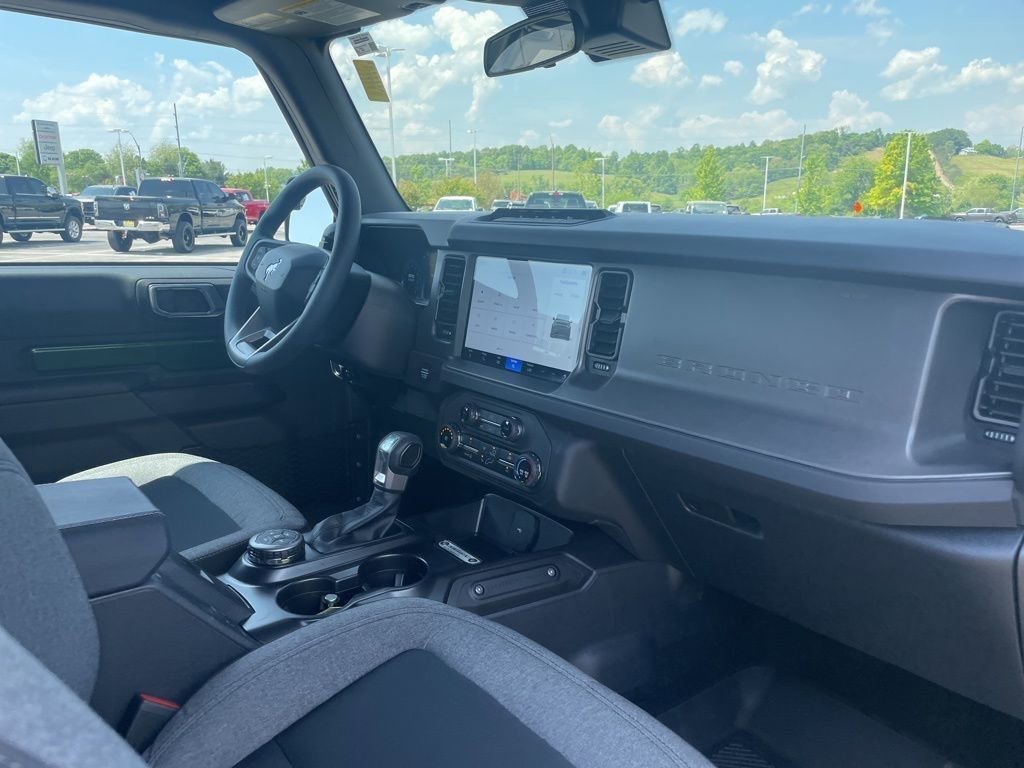 Used 2025 Ford Bronco 2-Door w/ Sasquatch Package AWD/4WD image 9