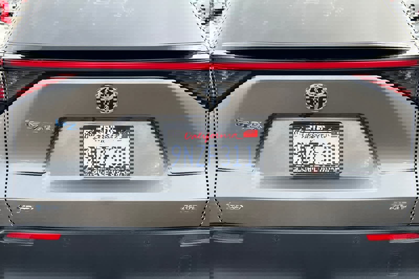 Used 2024 Toyota bZ4X XLE w/ Weather Package image 16