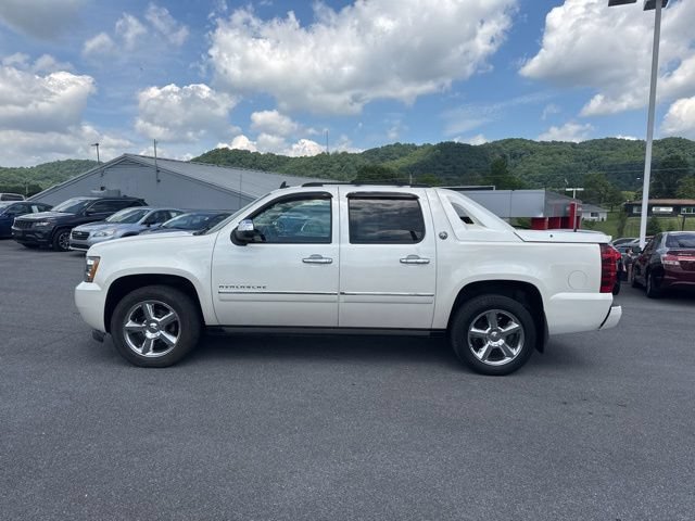 Used 2013 Chevrolet Avalanche LTZ AWD/4WD image 5