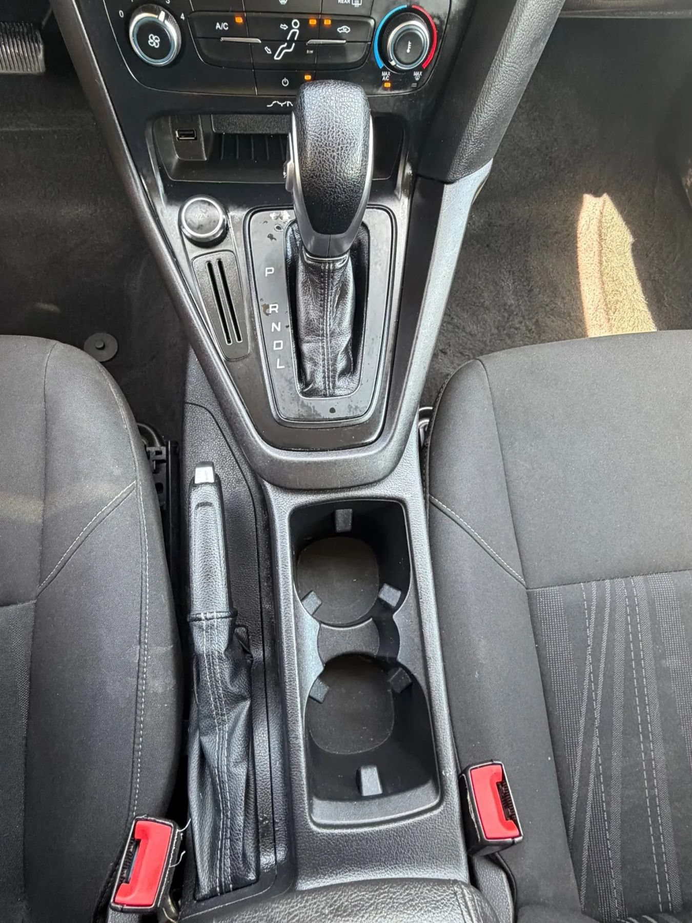 Used 2017 Ford Focus SE FWD image 25