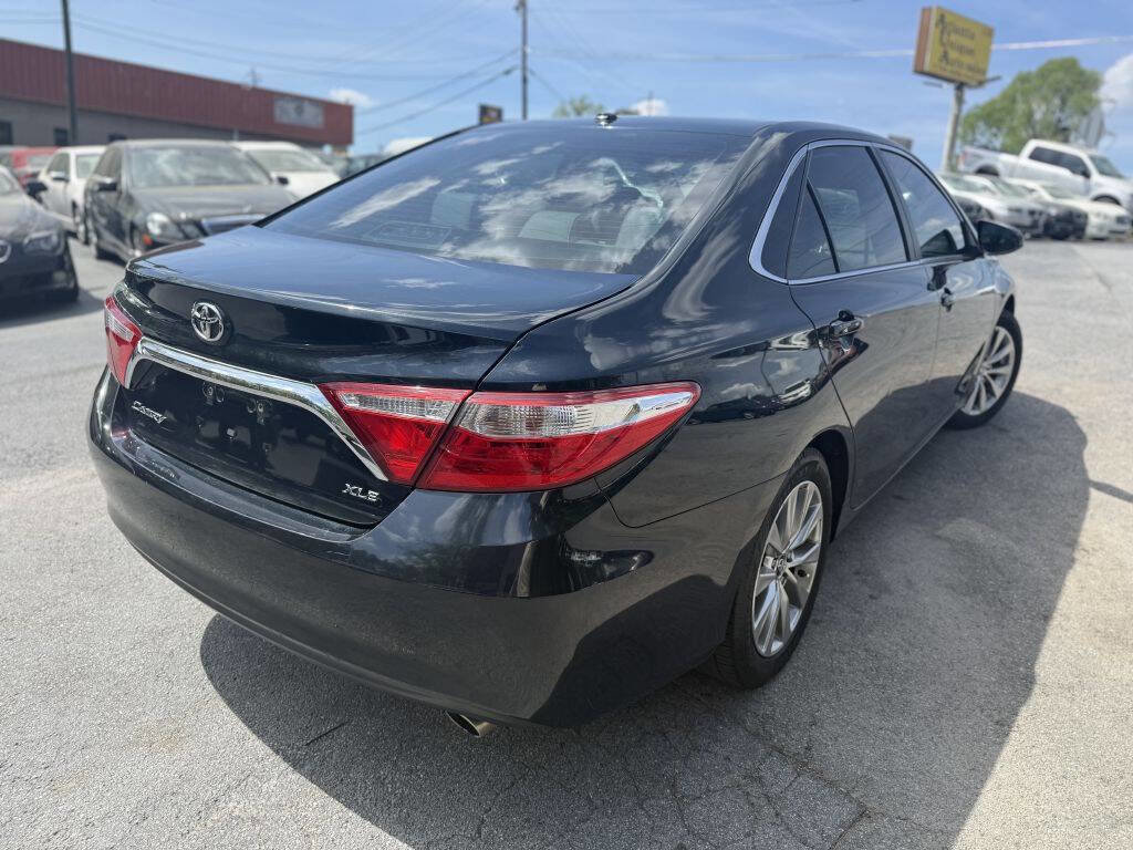 Used 2015 Toyota Camry XLE w/ Moonroof Package FWD image 6