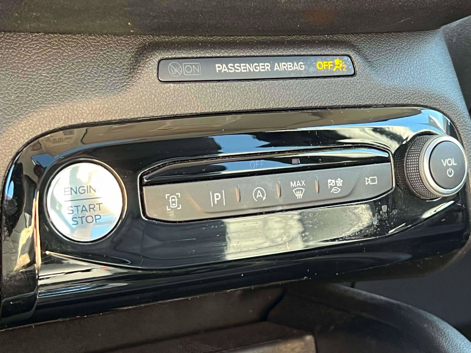 Used 2023 Ford Escape Platinum w/ Premium Technology Package image 20