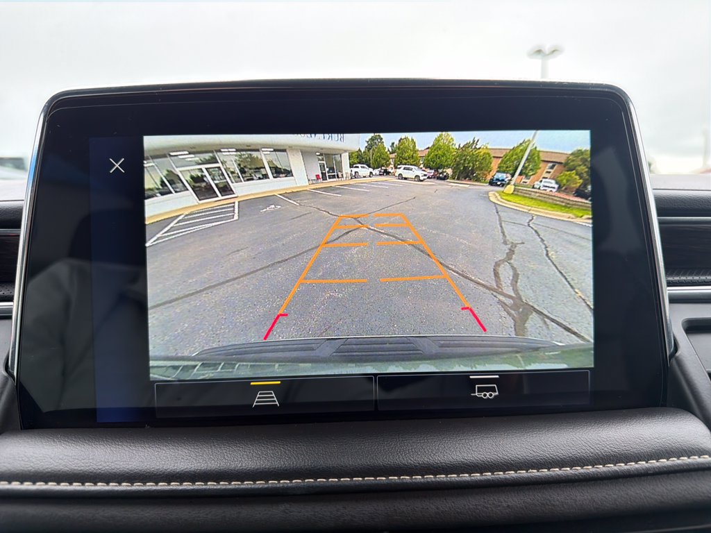 Used 2023 Chevrolet Suburban Premier AWD/4WD image 23