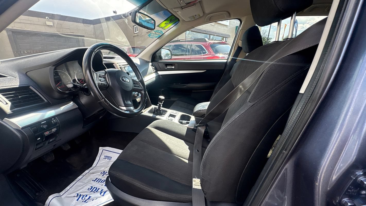 Used 2013 Subaru Outback 2.5i Premium AWD/4WD image 18