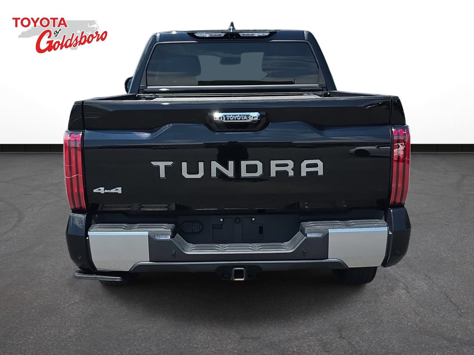 Used 2024 Toyota Tundra Limited AWD/4WD image 6