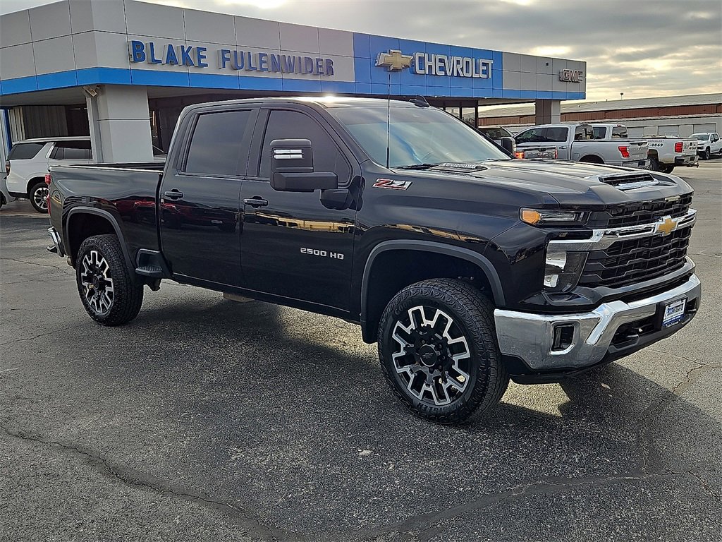 Used 2025 Chevrolet Silverado 2500 LT w/ Leather Package image 9