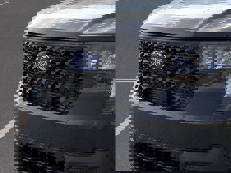 New 2025 Ford Maverick XL image 18