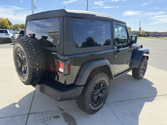 Used 2022 Jeep Wrangler Sport AWD/4WD image 9