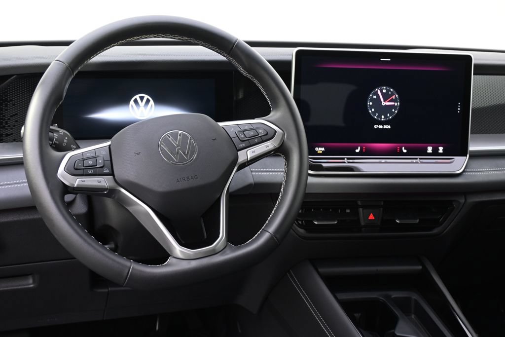 Used 2026 Volkswagen Tiguan SE AWD/4WD image 12