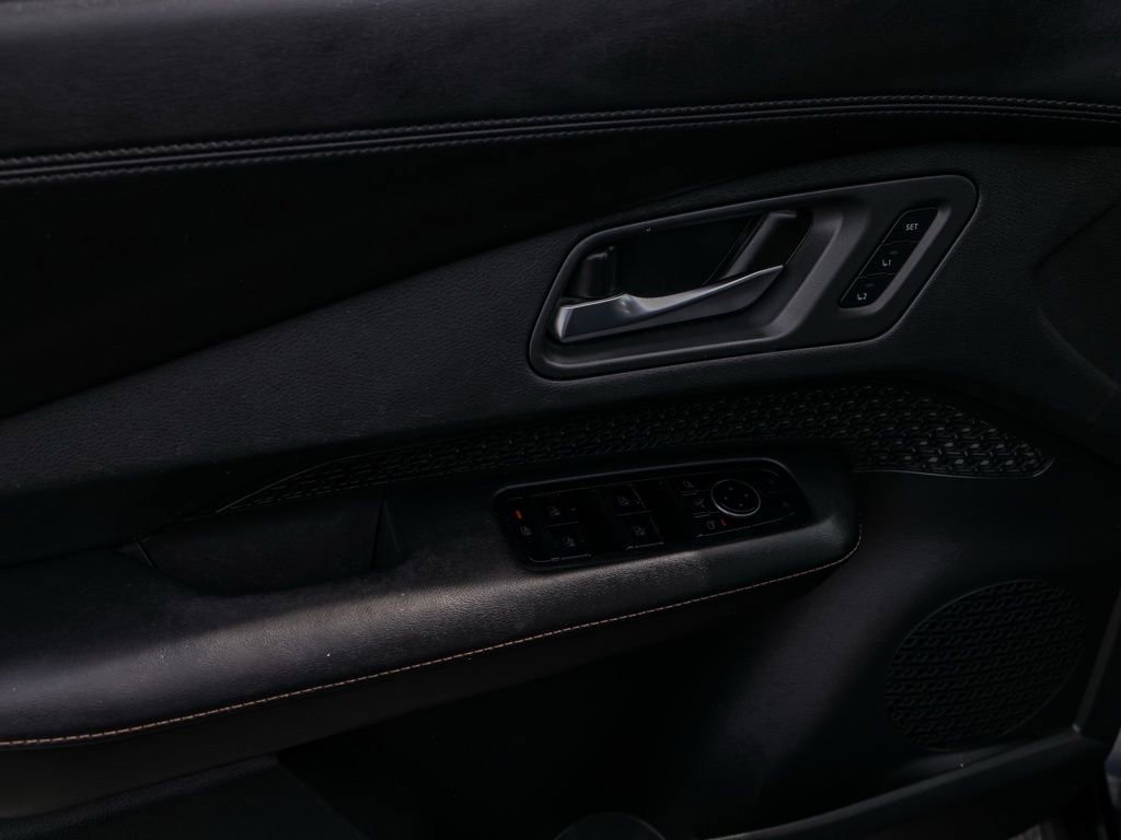 Used 2023 Nissan Ariya FWD image 24