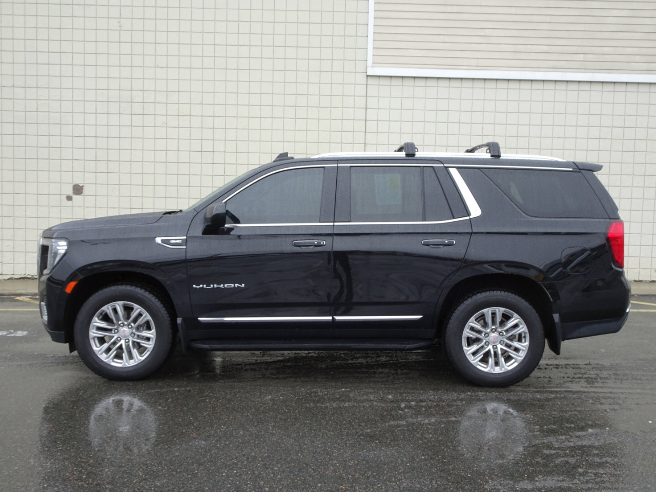 Used 2023 GMC Yukon SLT image 4