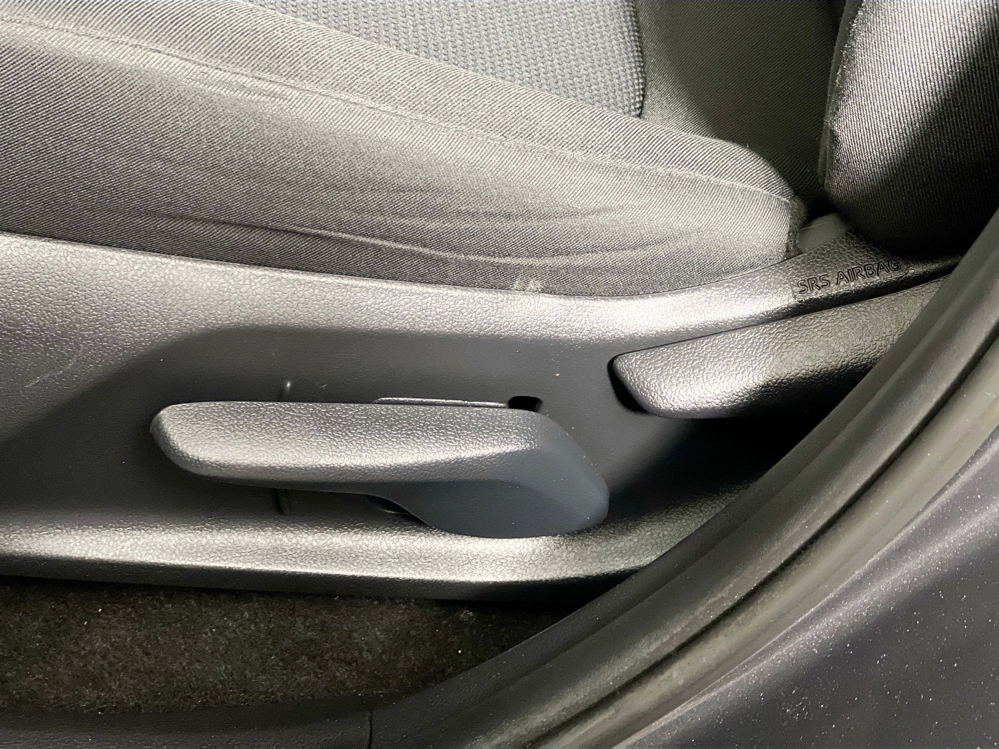 Used 2019 Toyota RAV4 LE image 15