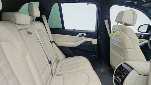 Used 2022 BMW X5 xDrive45e w/ M Sport Package image 25