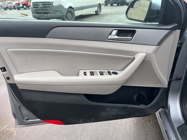 Used 2016 Hyundai Sonata SE image 17