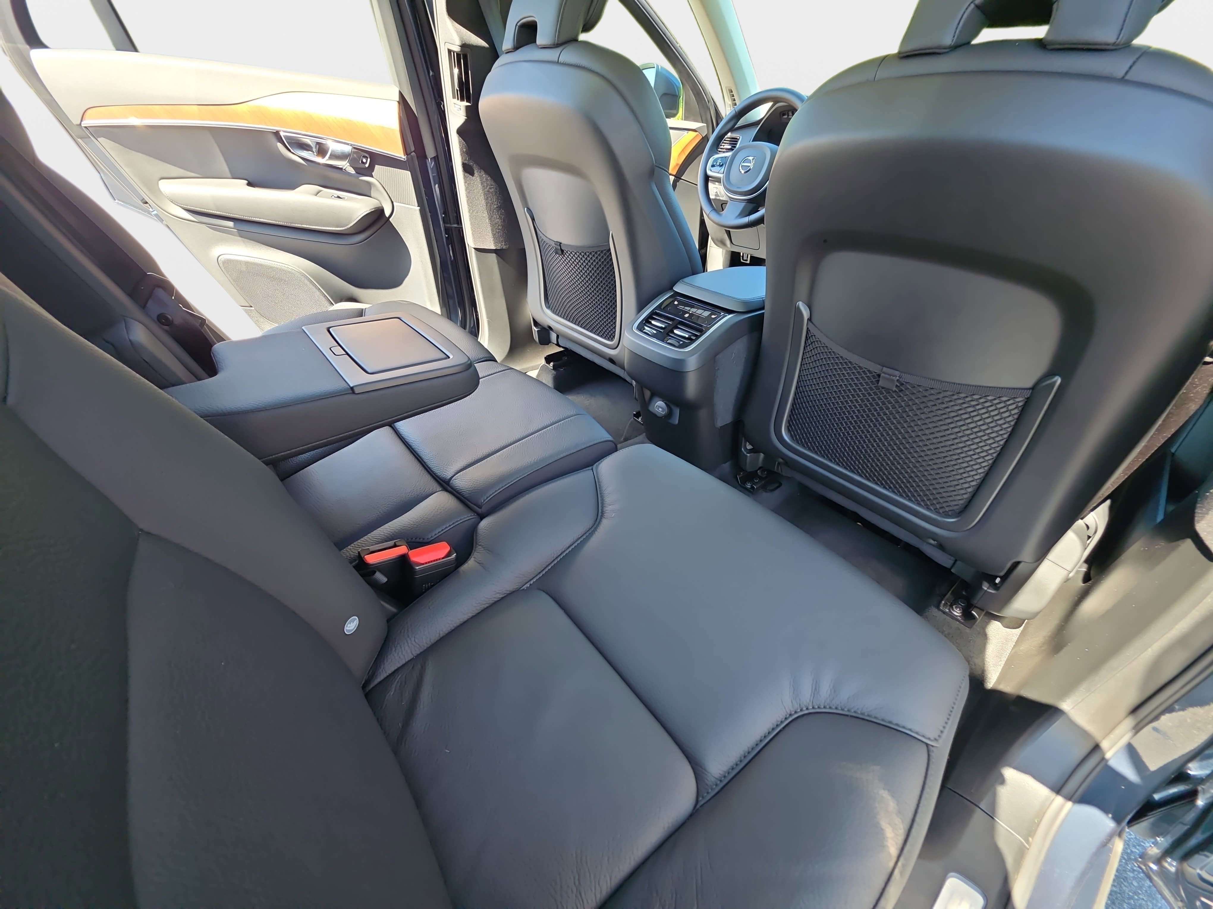 Used 2025 Volvo XC90 B6 Plus w/ Protection Package Premier AWD/4WD image 11