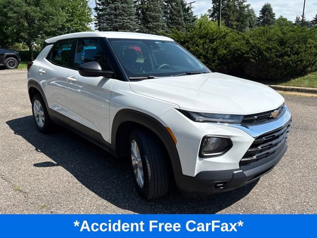 Used 2023 Chevrolet TrailBlazer LS FWD image 2