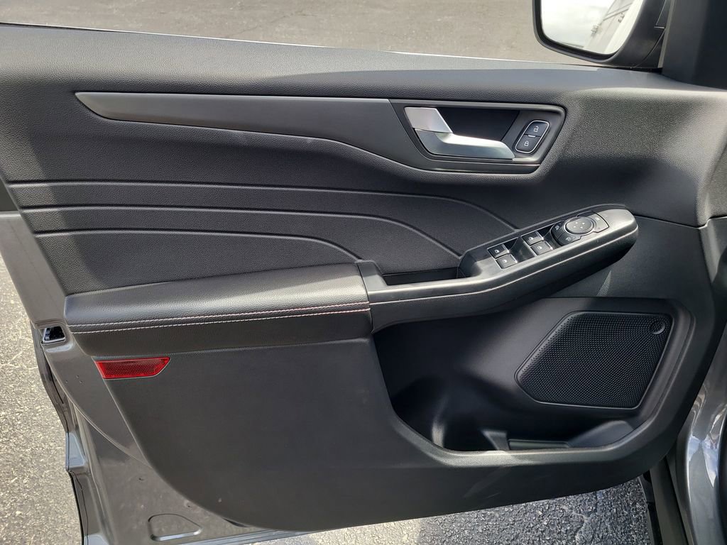 Certified 2026 Ford Escape SE FWD image 14