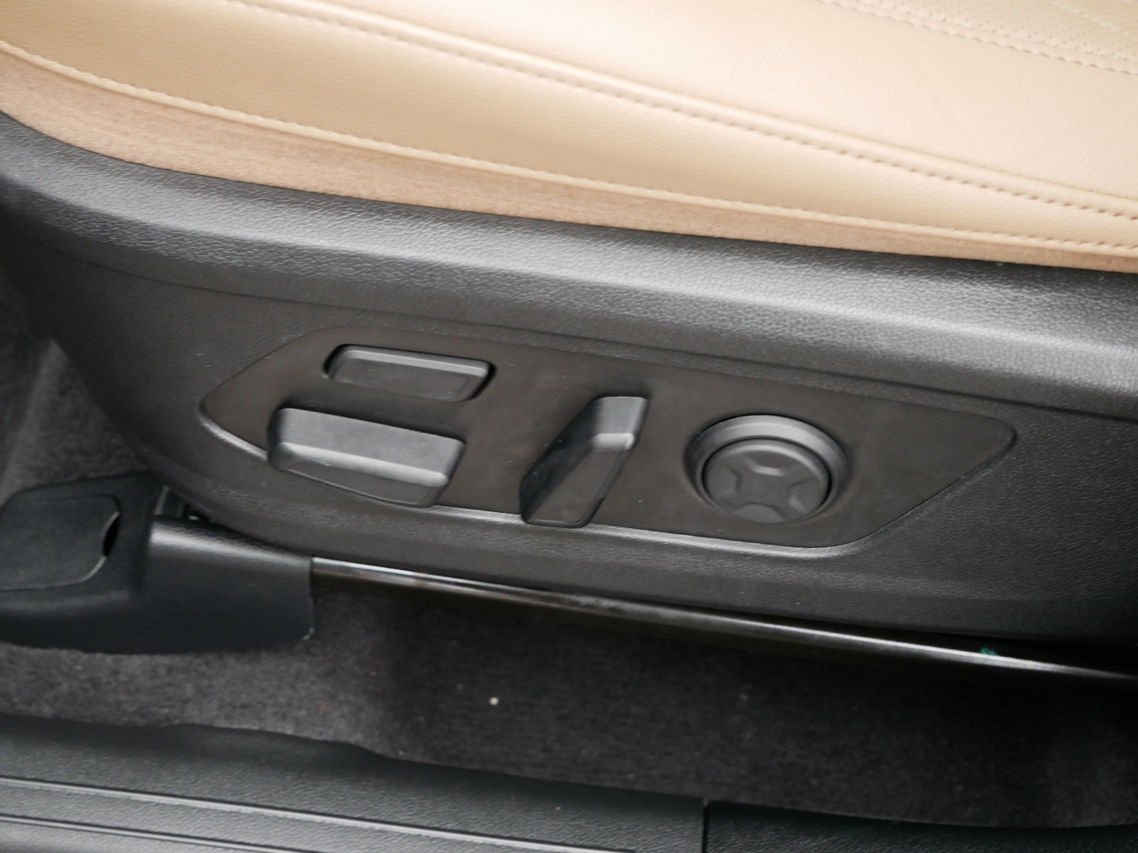 Used 2024 Kia Sorento SX Prestige w/ Olive Brown Leather Package image 20