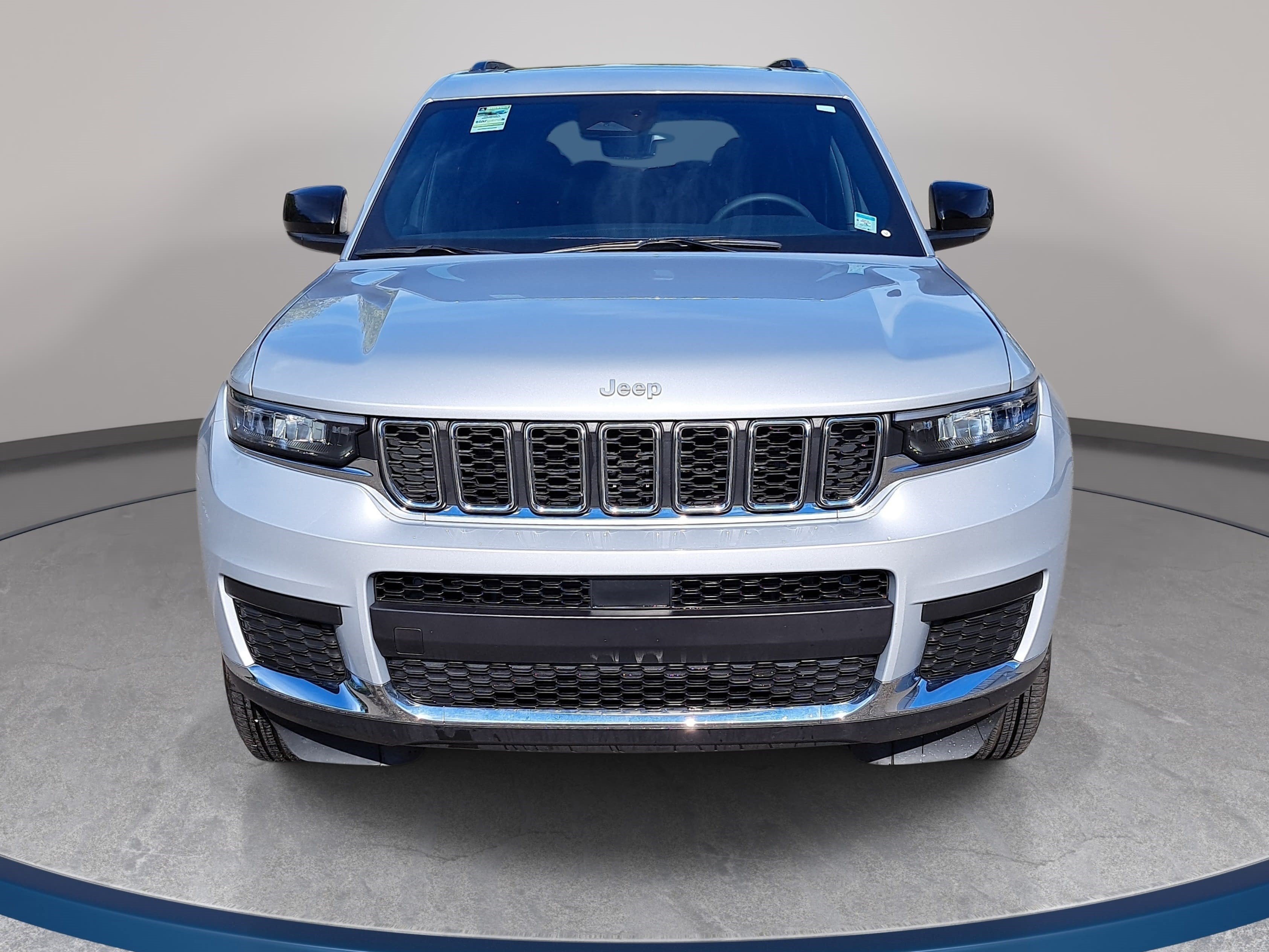 Used 2025 Jeep Grand Cherokee L Laredo w/ Trailer Tow Package AWD/4WD image 2
