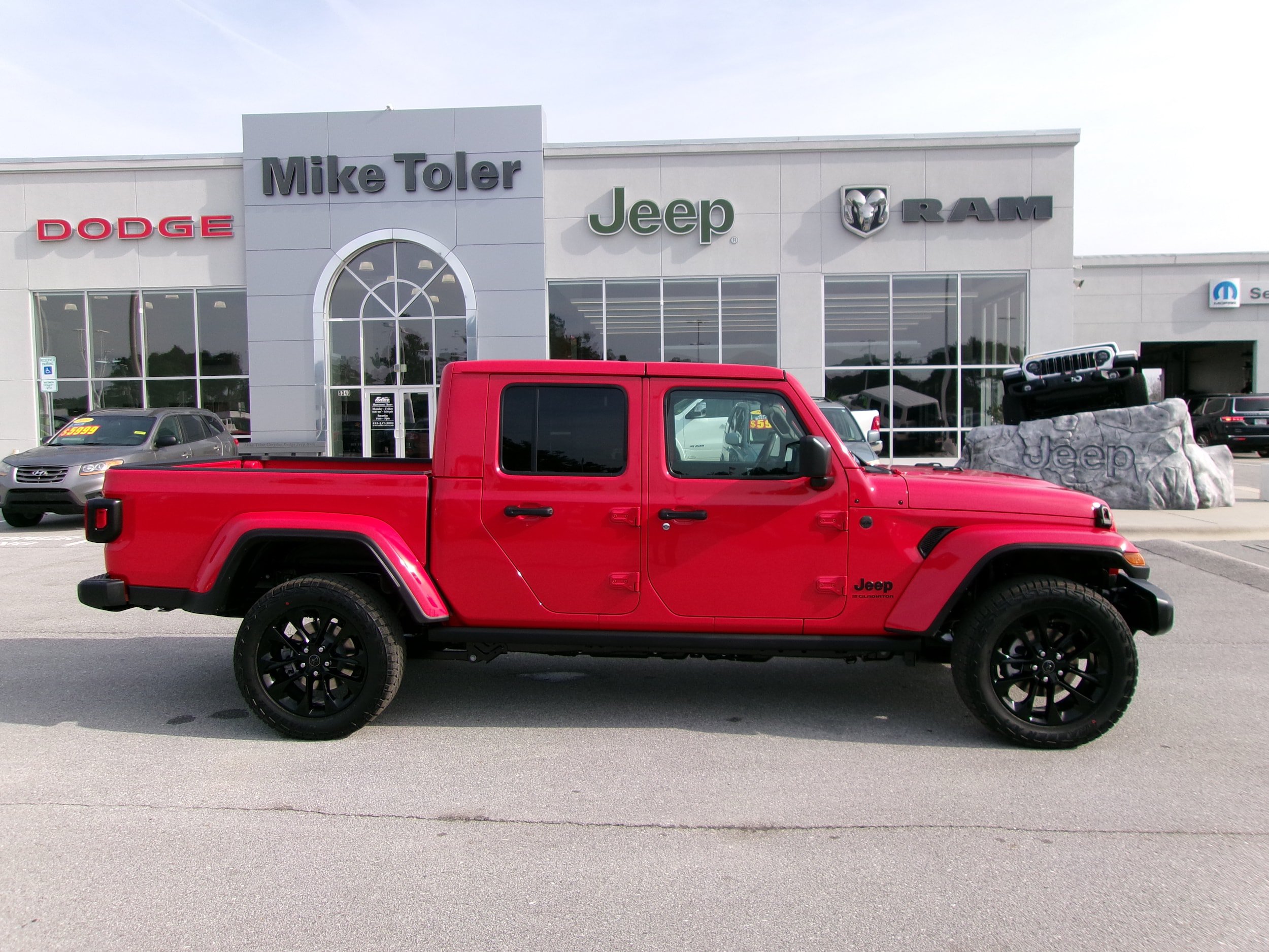 New 2025 Jeep Gladiator Sport AWD/4WD image 5