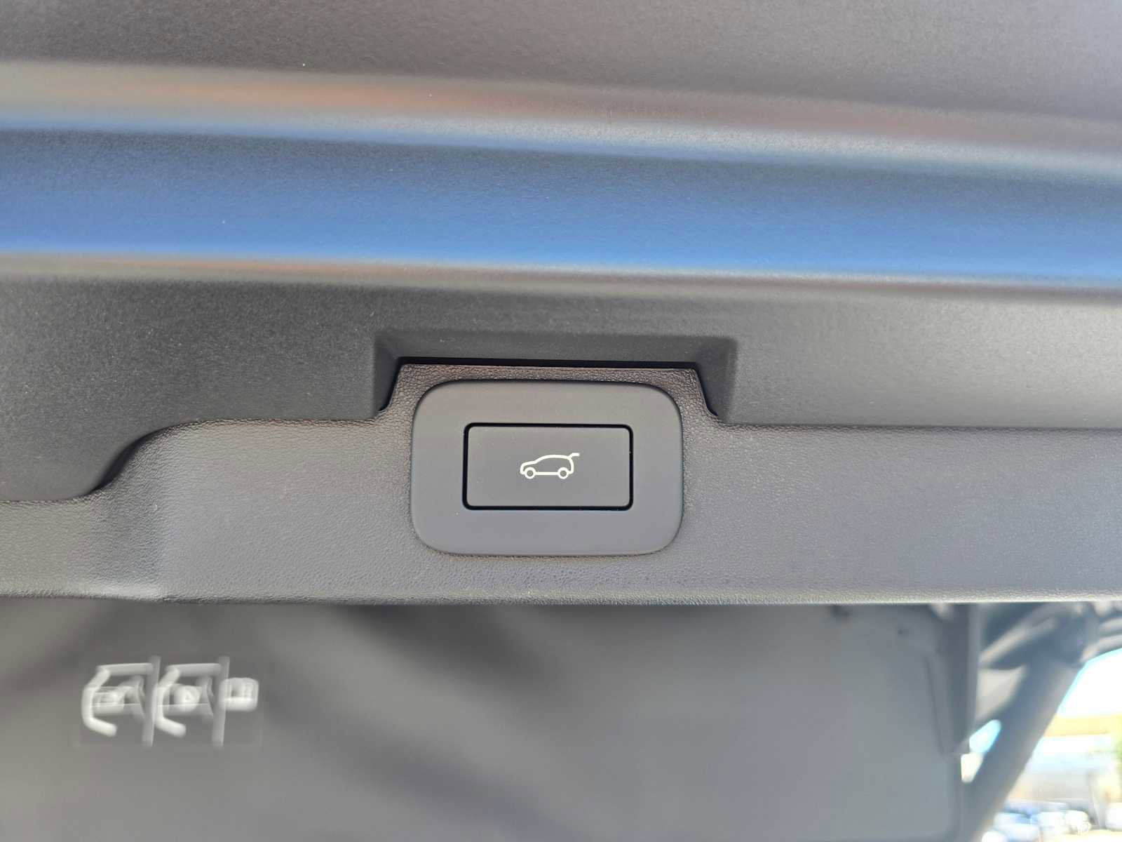 New 2025 Land Rover Discovery Dynamic SE image 18