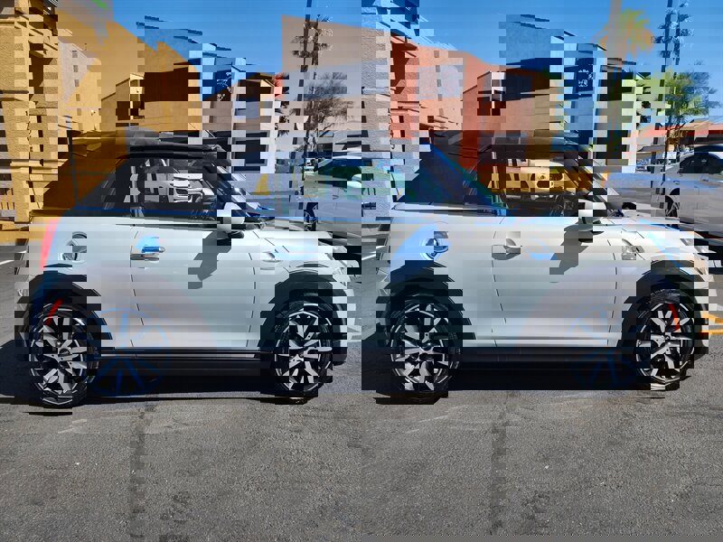 Used 2016 MINI Cooper S image 2