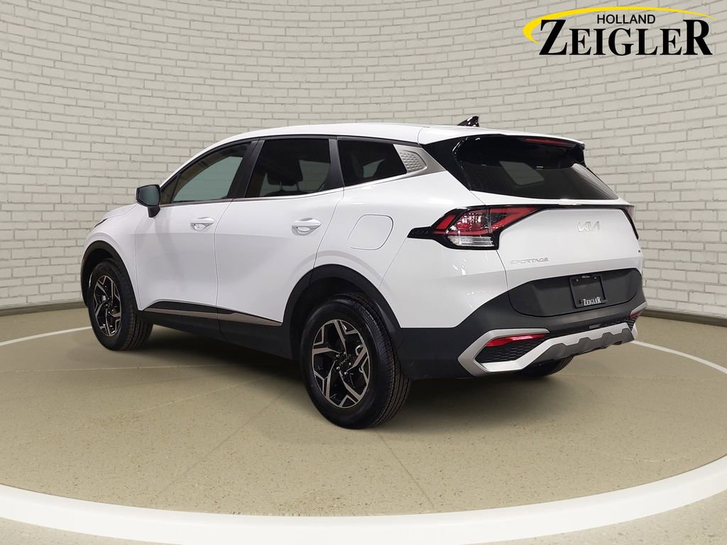 Used 2025 Kia Sportage LX image 7