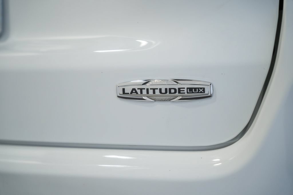 Certified 2022 Jeep Compass Latitude w/ Sun and Sound Group AWD/4WD image 7