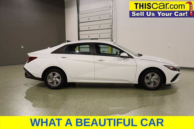 Used 2024 Hyundai Elantra SE FWD image 9