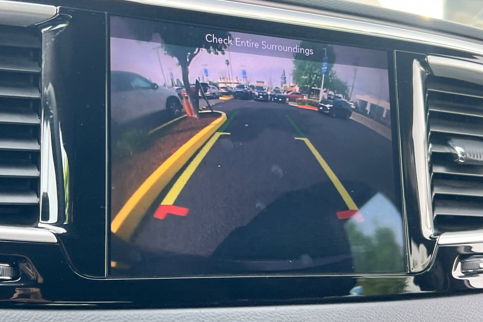 Used 2018 Chrysler Pacifica Touring Plus image 26