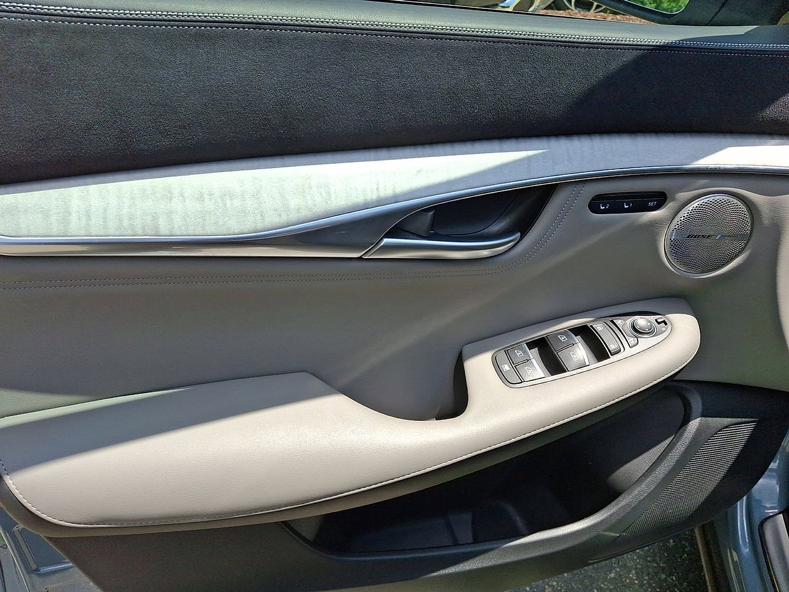 Used 2024 INFINITI QX50 Sensory image 10