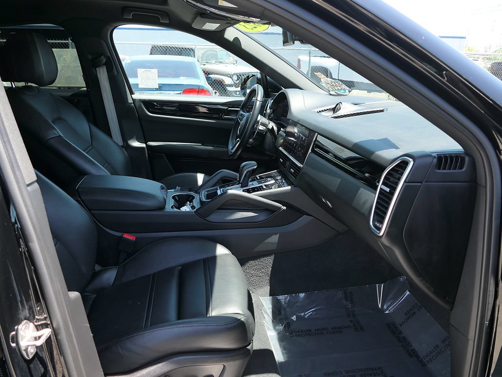 Used 2023 Porsche Cayenne S AWD/4WD image 28