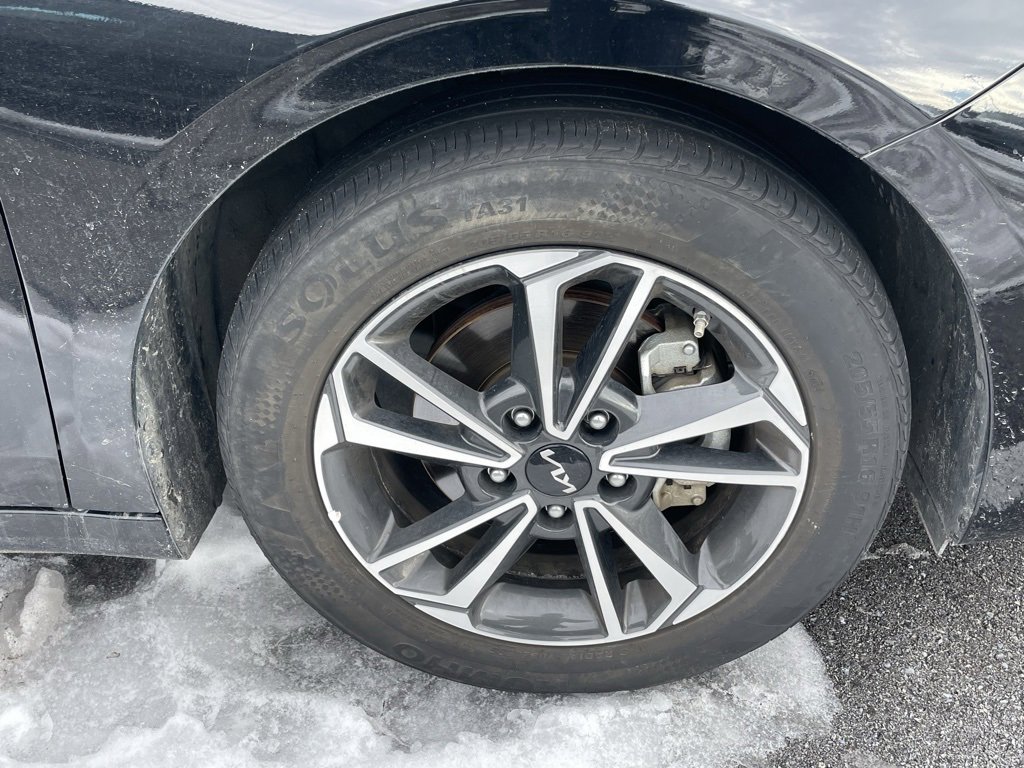 Certified 2024 Kia Forte LXS image 9