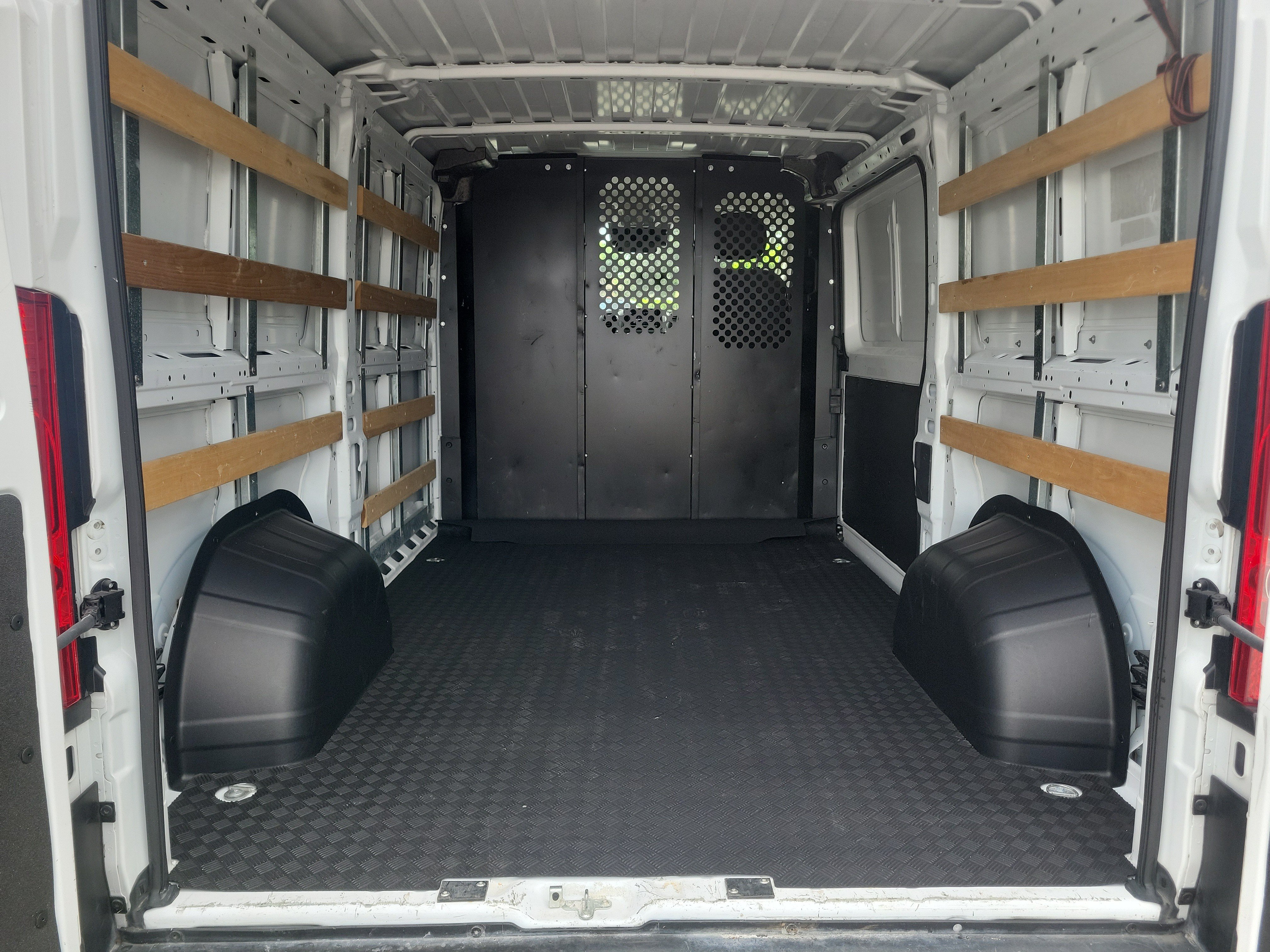 Used 2025 RAM ProMaster 2500 w/ U-Haul Equipment Group FWD image 12