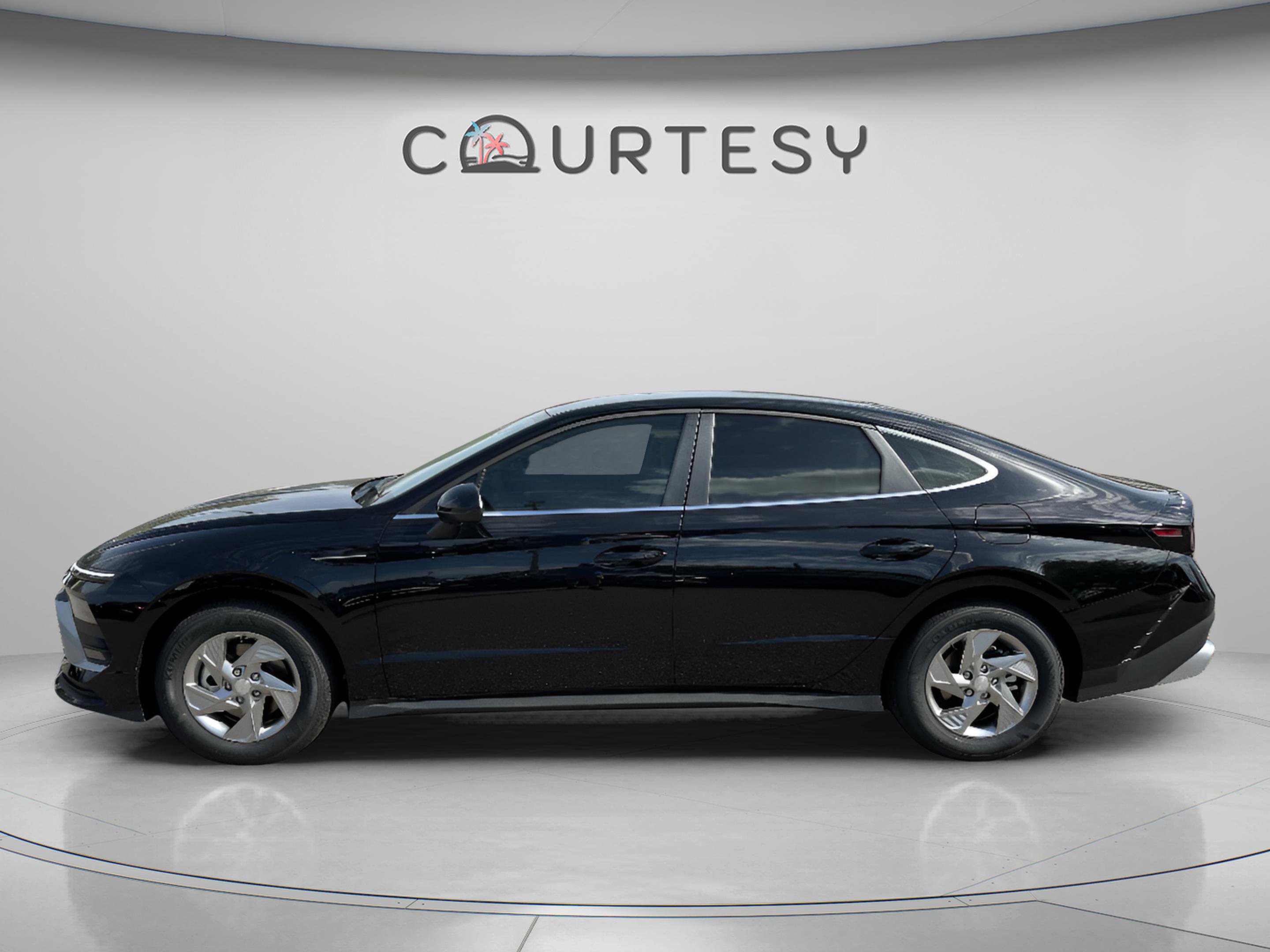 New 2026 Hyundai Sonata SE FWD image 2