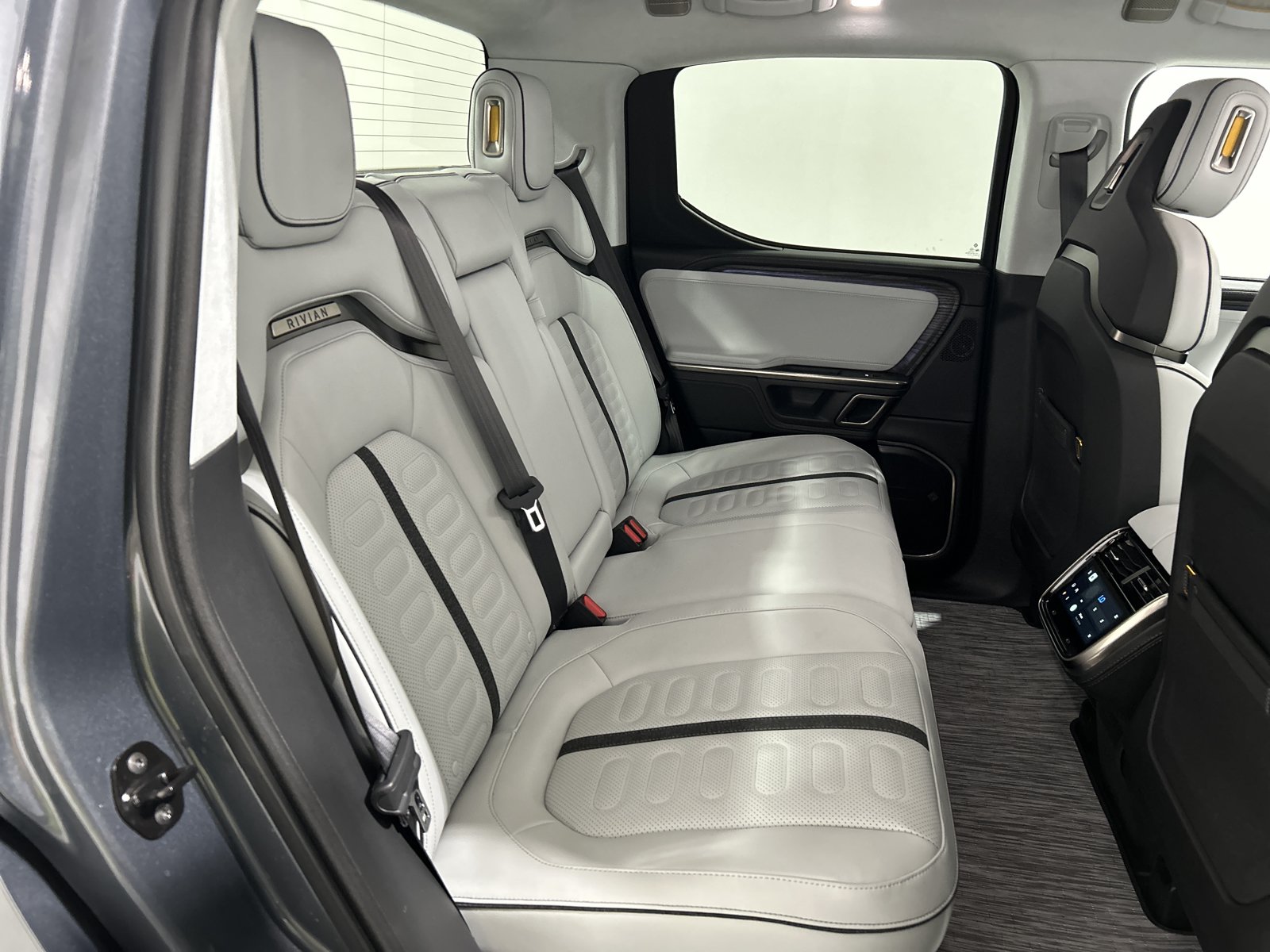 Used 2023 Rivian R1T Adventure AWD/4WD image 22
