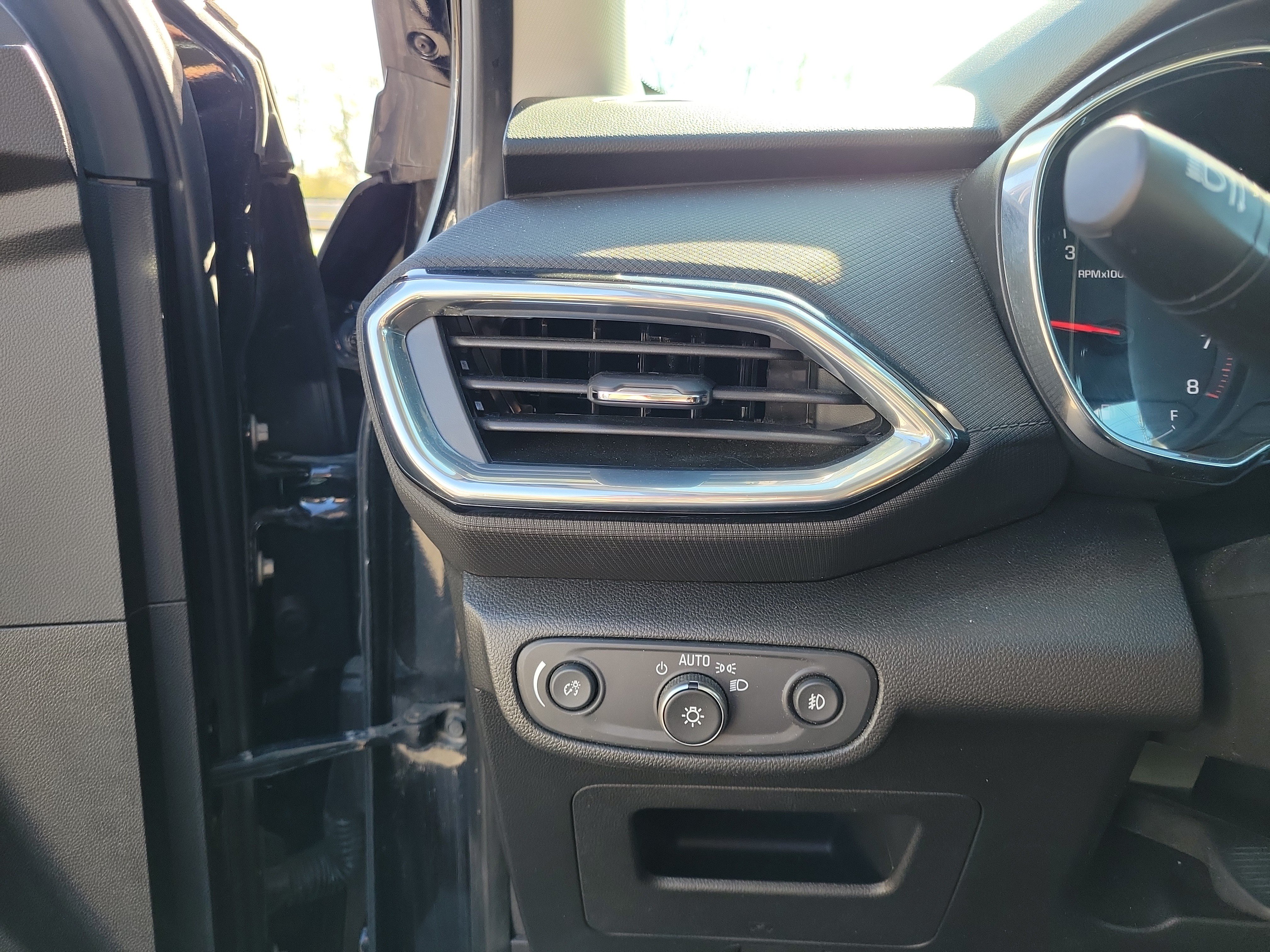 Used 2023 Chevrolet TrailBlazer LT w/ Convenience Package AWD/4WD image 20