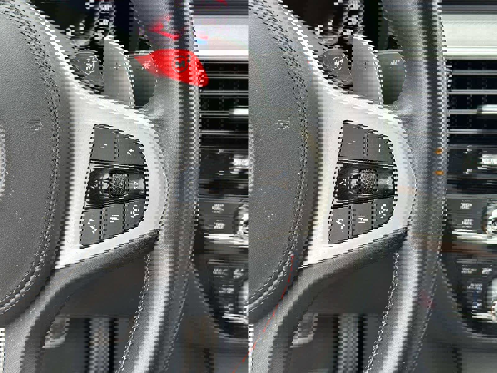 Used 2021 BMW M5 image 28