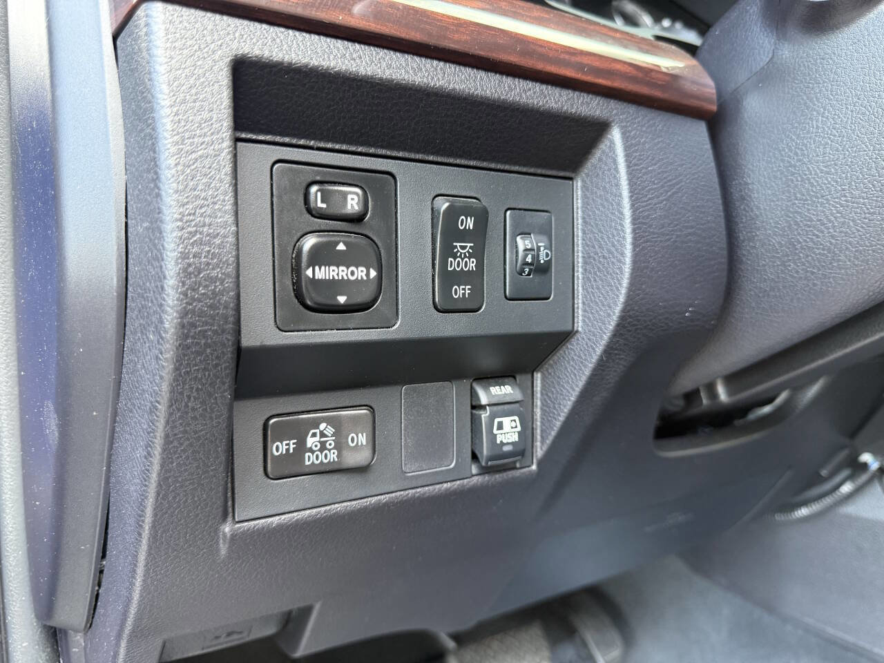 Used 2015 Toyota Tundra Limited image 21