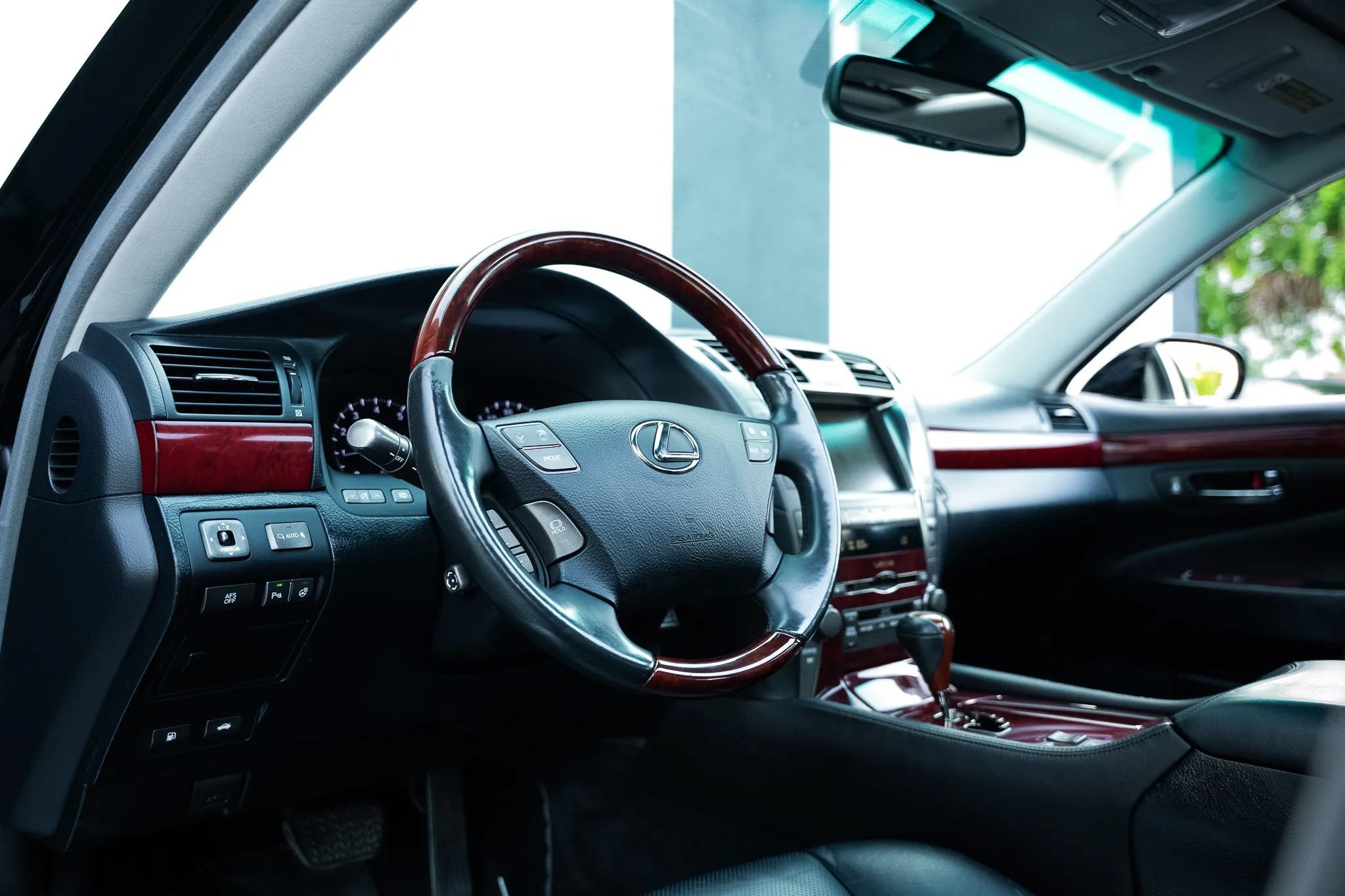 Used 2008 Lexus LS 460 RWD image 36