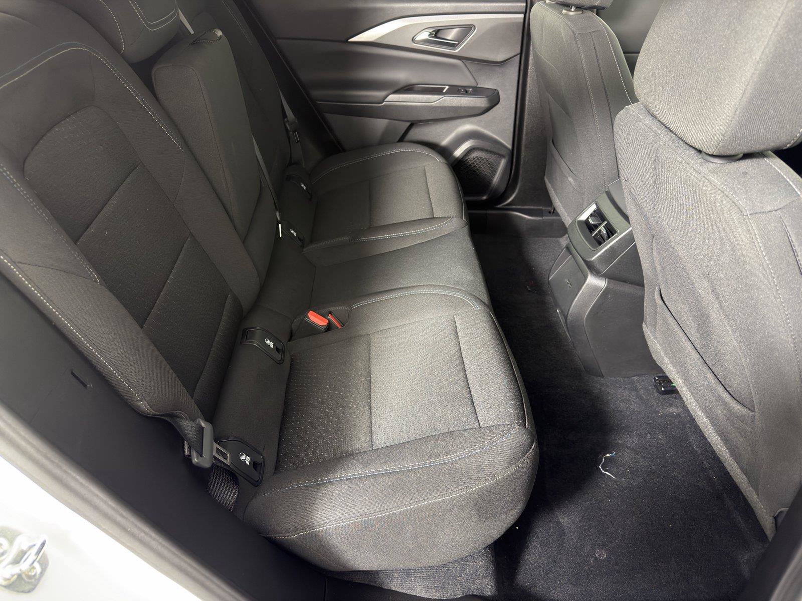 Certified 2025 Chevrolet Equinox EV LT FWD image 13