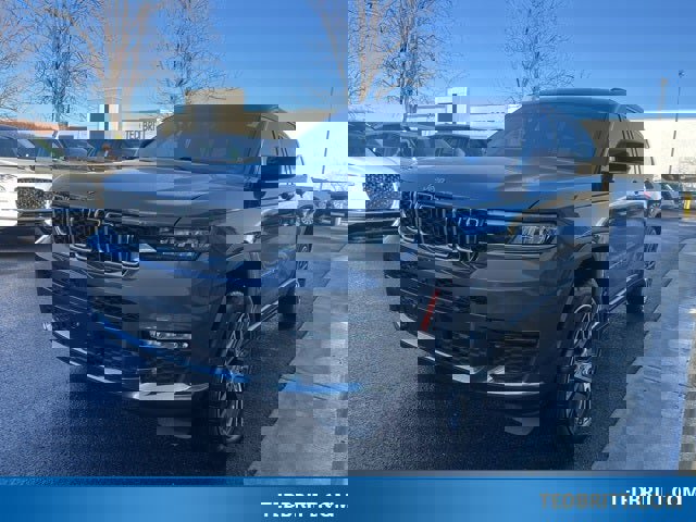 Used 2022 Jeep Grand Cherokee L Limited image 3