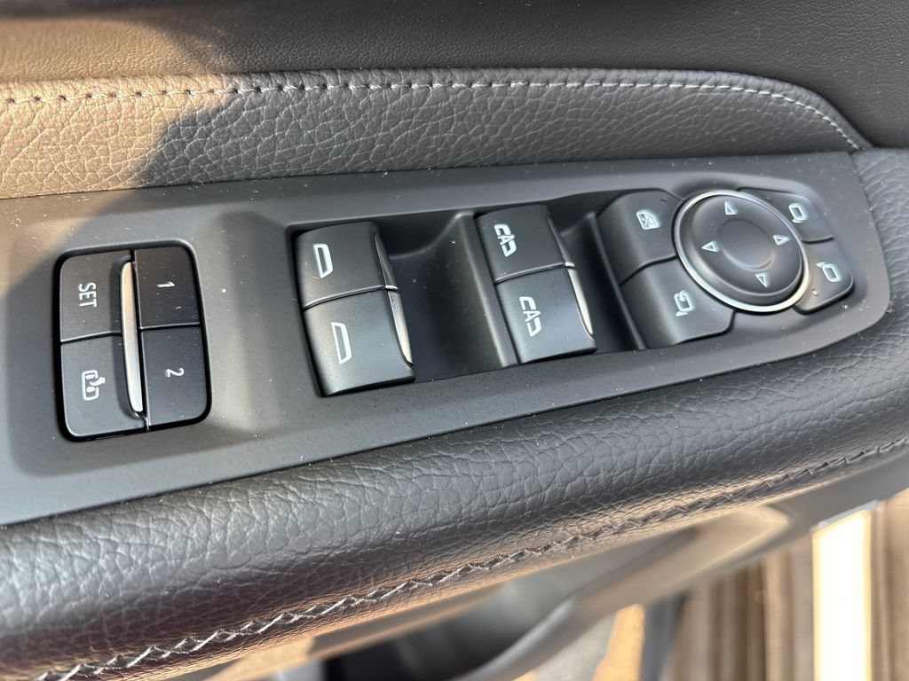 Used 2022 GMC Yukon XL Denali AWD/4WD image 20