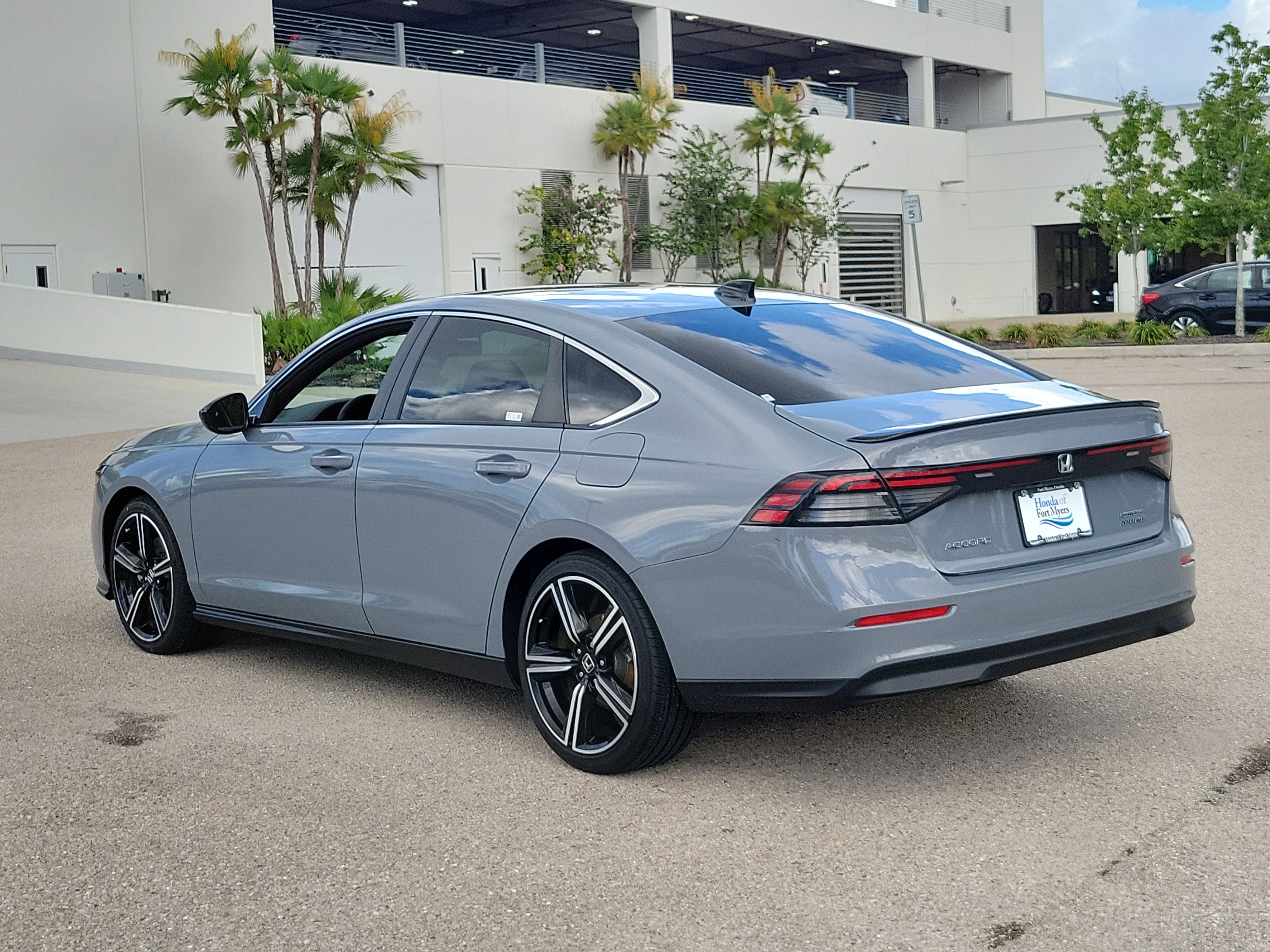 Used 2023 Honda Accord Sport image 4