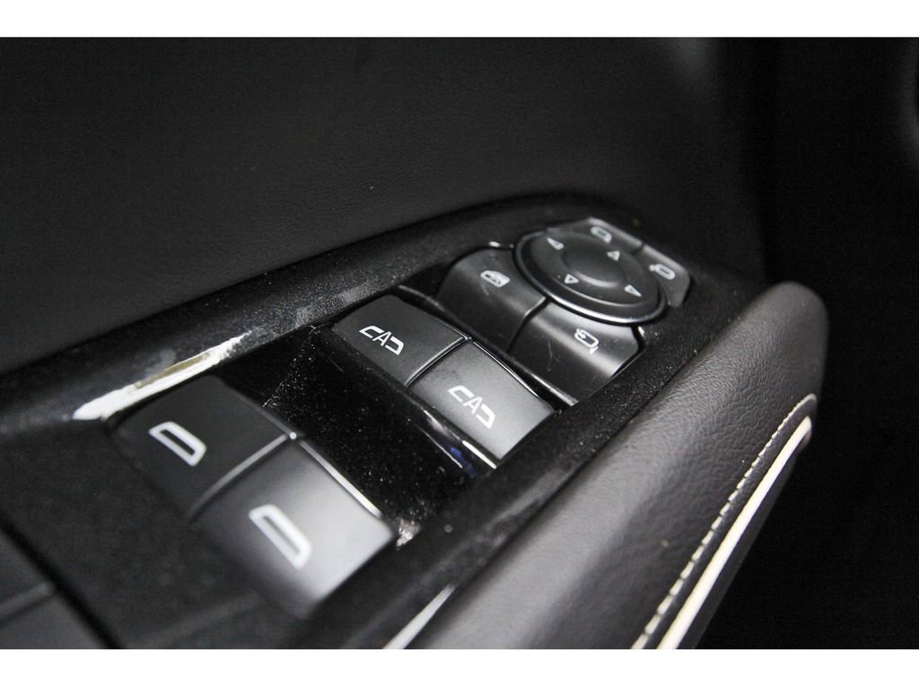 Used 2024 Cadillac Escalade Luxury RWD image 21