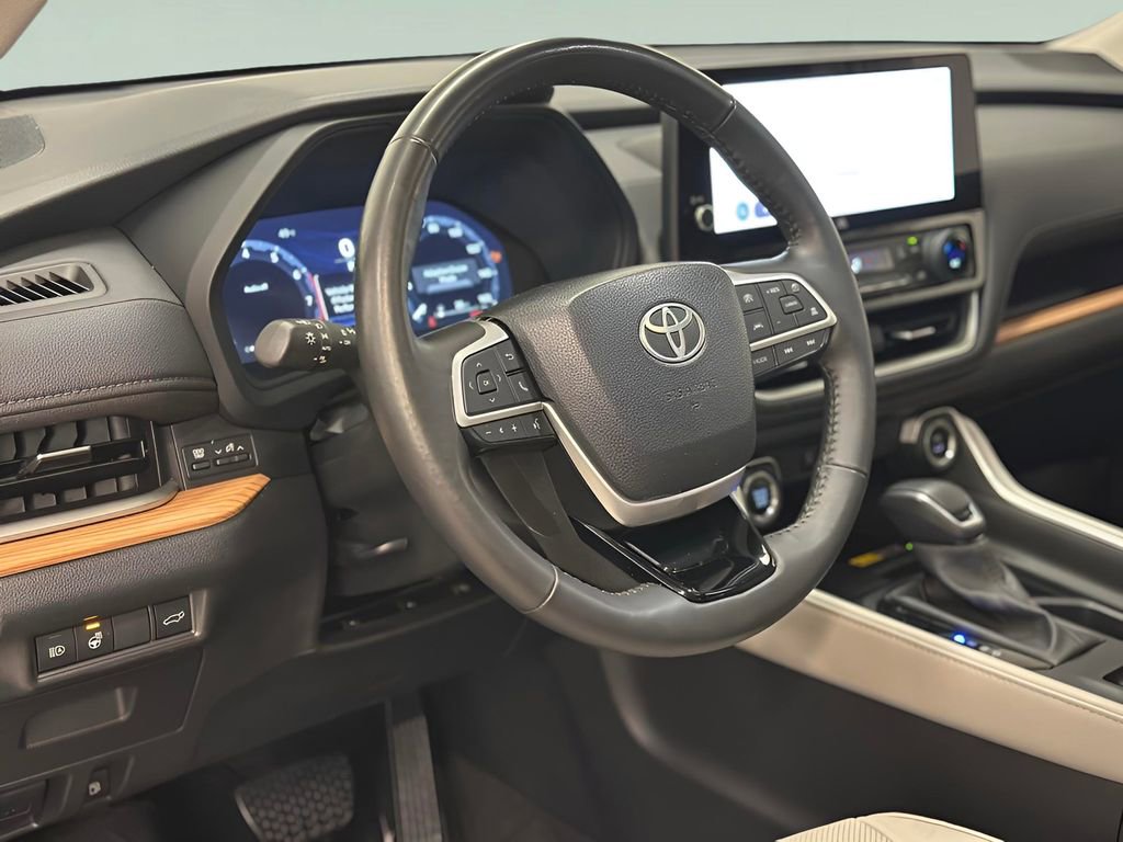 Used 2024 Toyota Grand Highlander XLE image 20
